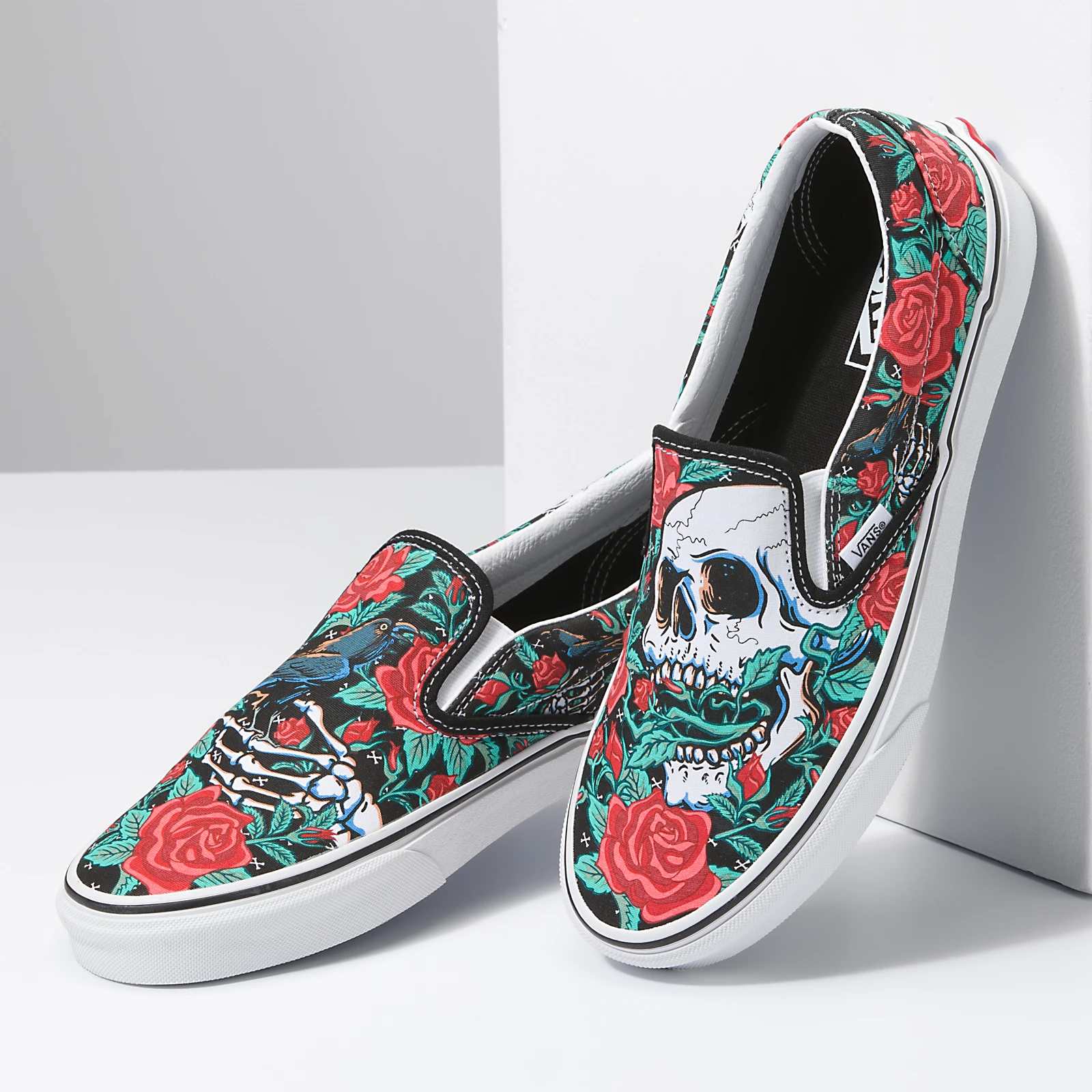 کتونی ونس مدل ROSE SKULLS CLASSIC